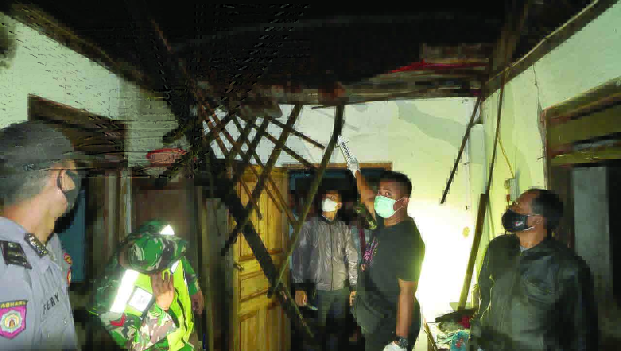 Kondisi rumah Muhajir, warga Alian usai kebakaran karena korsleting listrik pada Jumat (27/8) malam.