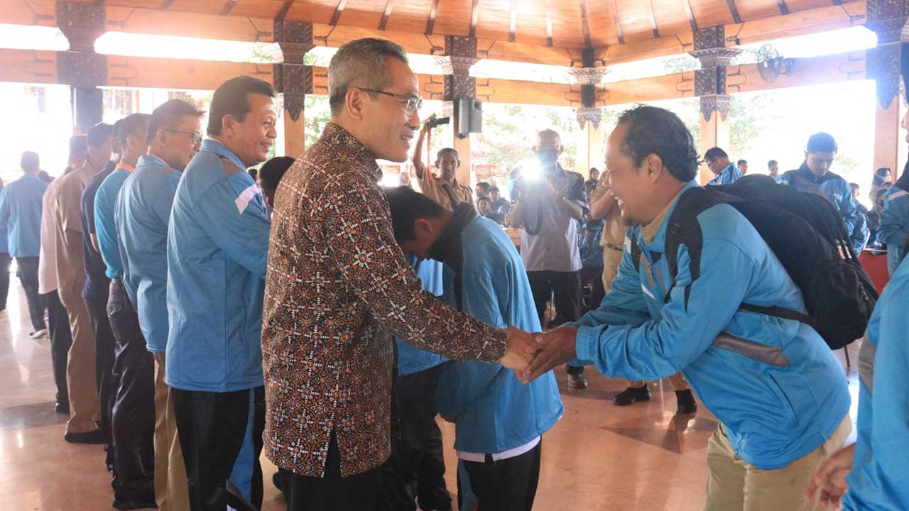 SIAP TANDING: Suasana pelepasan kontingen asal Bantul untuk bertanding di Popda DIJ 2023 (14/3).(DOKUMENTASI HUMAS PEMKAB BANTUL)