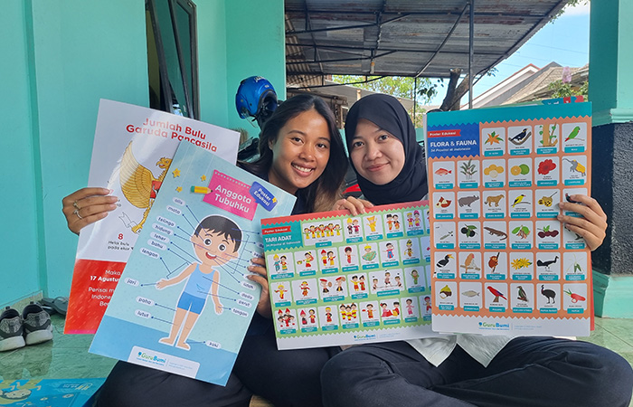 INOVATIF: Guru Bumi menjadi kreator media edukasi interaktif sejak 2016 untuk mengasah kemampuan dan tumbuh kembang anak. Produk yang dibuat berupa kartu kuartet, board game, hingga beragam media infografis.Fahmi Fahriza/Radar Jogja 