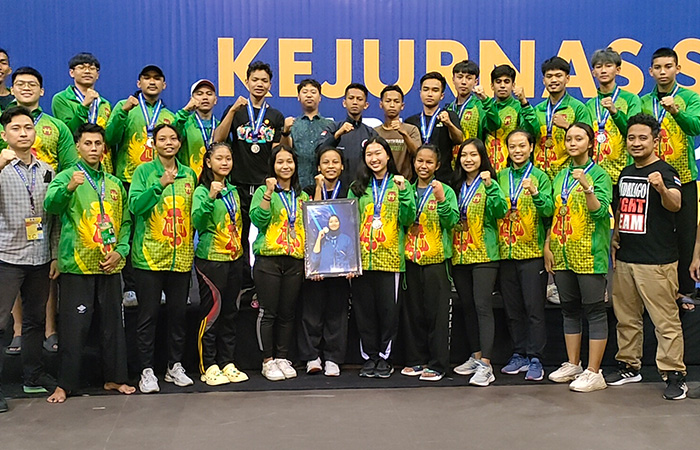 PRESTASI: Kontingen hapkido DIJ yang berlaga pada Kejurnas Senior sekaligus BK PON 2023 di GOR Amongraga, yang berakhir Minggu (23/7/23). DIJ sukses merebut juara umum pada kejuaraan ini.(Dok. KONI DIJ)