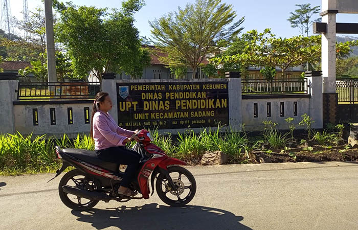 EMAN-EMAN: Gedung UPT Dinas Pendidikan di Kecamatan Sadang kurang berfungsi optimal semenjak adanya kebijakan penghapusan koordinator wilayah. (M Hafied/Radar Kebumen)