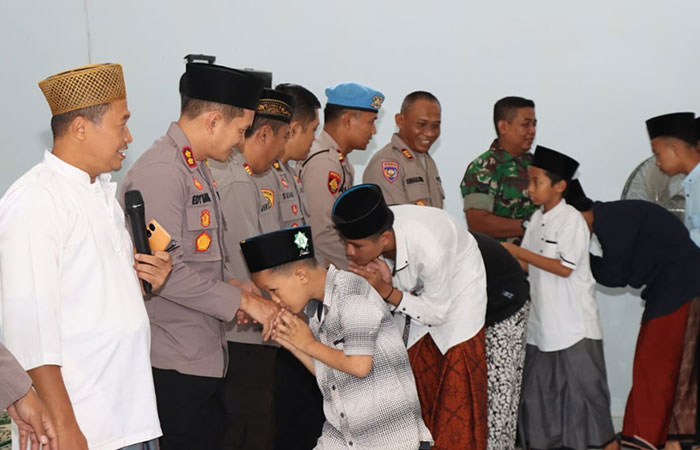 PENCEGAHAN - Kapolres Gunungkidul Edy Bagus Sumantri saat menggelar silaturahmi sekaligus penyuluhan antisipasi bullying di Pondok Pesantren Al Mumtaz, Kerjan, Patuk.Dokumen Polres Gunungkidul