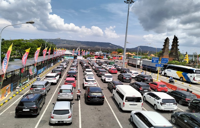 Situasi di Pelabuhan Gilimanuk Senin sore.