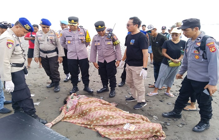 Mayat perempuan yang ditemukan di Pantai Yeh Gangga, Desa Sudimara, Tabanan.