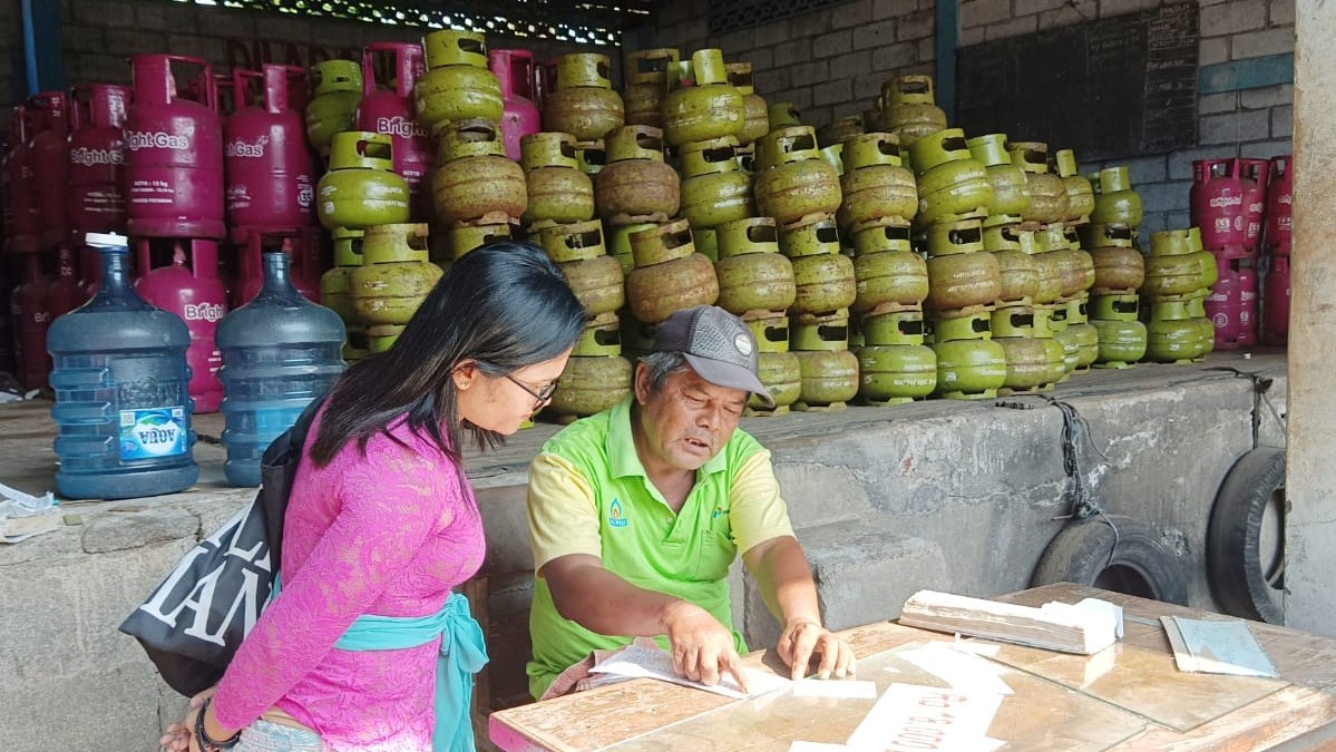 GAS ELPIJI: Pemantauan ketersediaan pasokan gas elpiji pada salah satu agen di Kabupaten Buleleng.