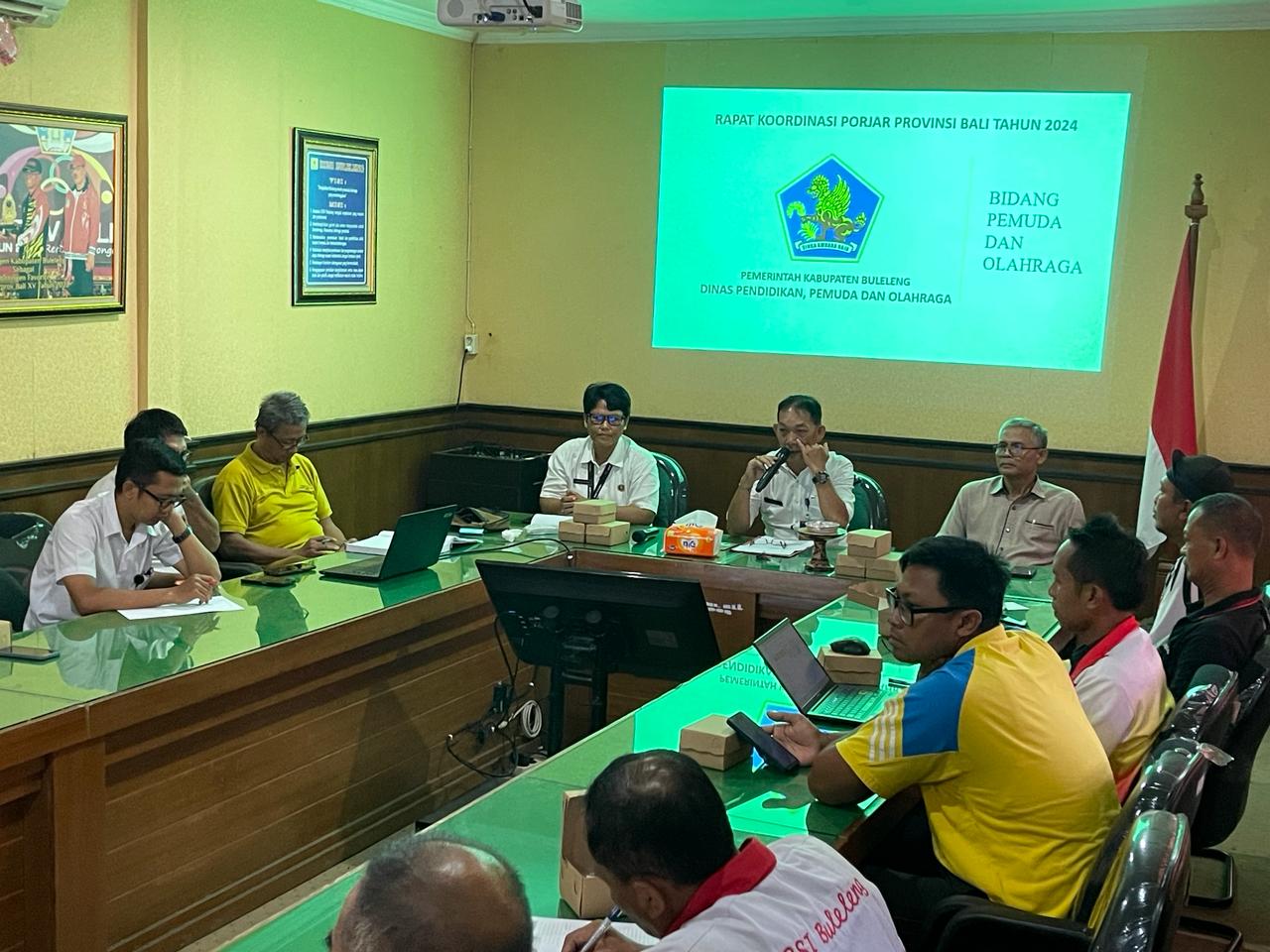 MENUJU PORJAR BALI: Rapat koordinasi membahas persiapan Porjar Bali di KONI Buleleng.
