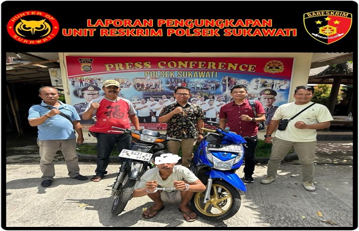 Pelaku beserta barang bukti diamankan polisi di Polsek Sukawati.