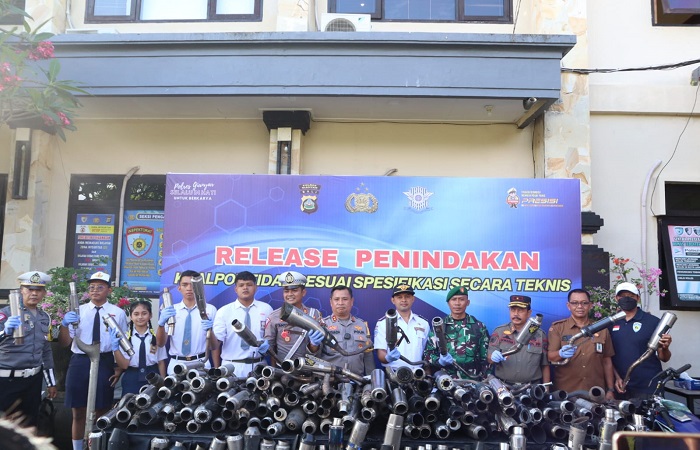 Polisi juga menghadirkan pelajar sebagai bentuk sosialisasi larangan penggunaan kenalpot brong.