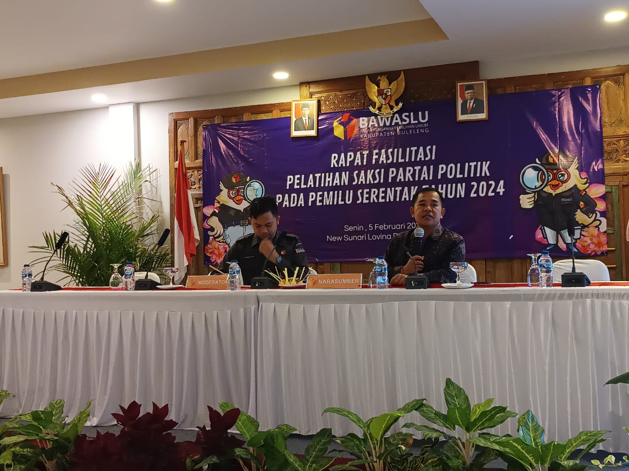 BERI PEMAHAMAN: Pelatihan saksi partai politik yang diselenggarakan Bawaslu Buleleng.