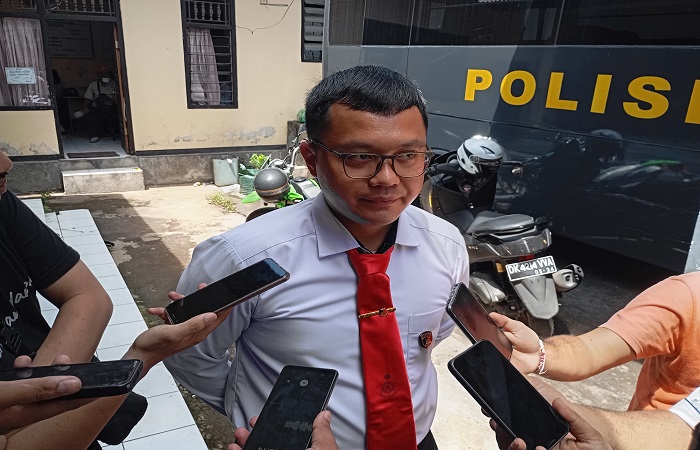 Kasat Reskrim Polres Buleleng, AKP Arung Wiratama menyebutkan dua DPO perburuan satwa di kawasan TNBB.