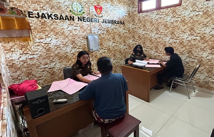 Dukun cabul dilimpahkan ke Kejaksaan Negeri Jembrana.