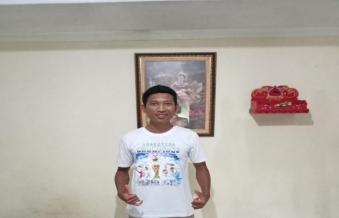 Dewa Gede Martana yang dikucilkan.
