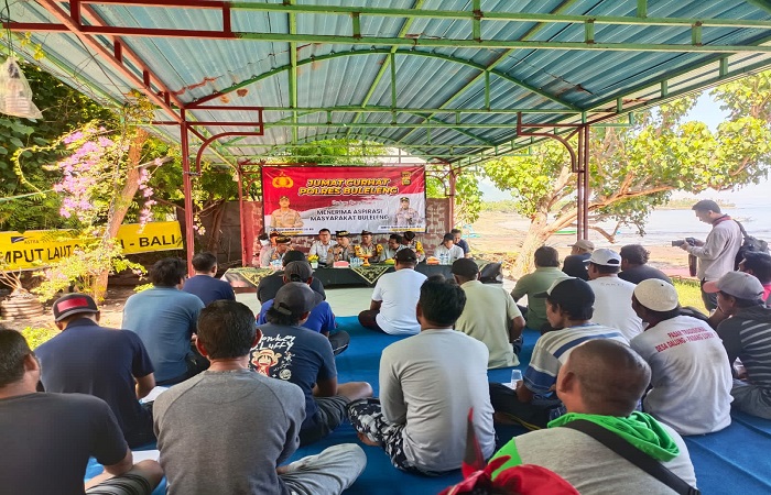 Polres Buleleng saat bertemu masyarakat di Desa Patas, Kecamatan Gerokgak, Kabupaten Buleleng.