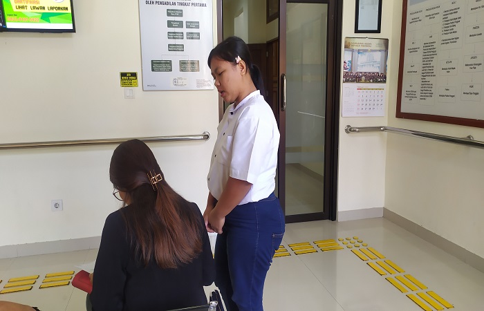 Terdakwa eksploitasi anak Siti Azizah, usai menerima putusan.