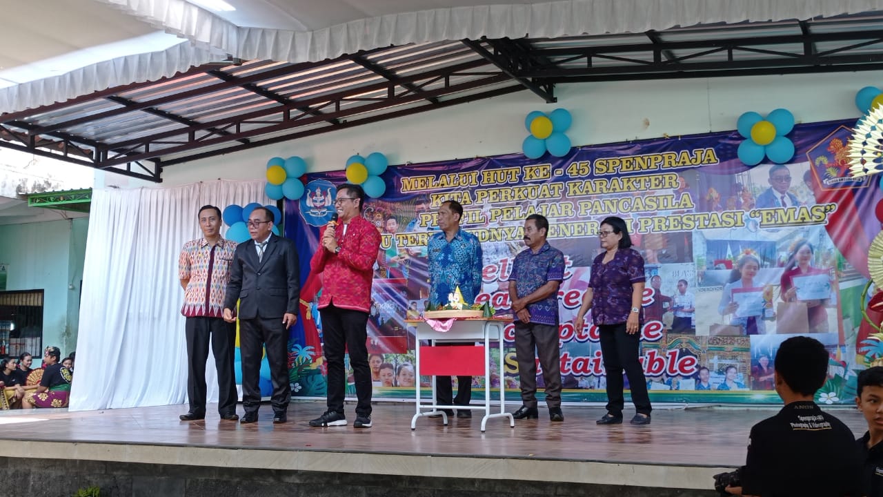 PERINGATAN HARI JADI: Peringatan HUT SMPN 4 Singaraja ke-45, sekaligus peluncuran aplikasi Sipraja
