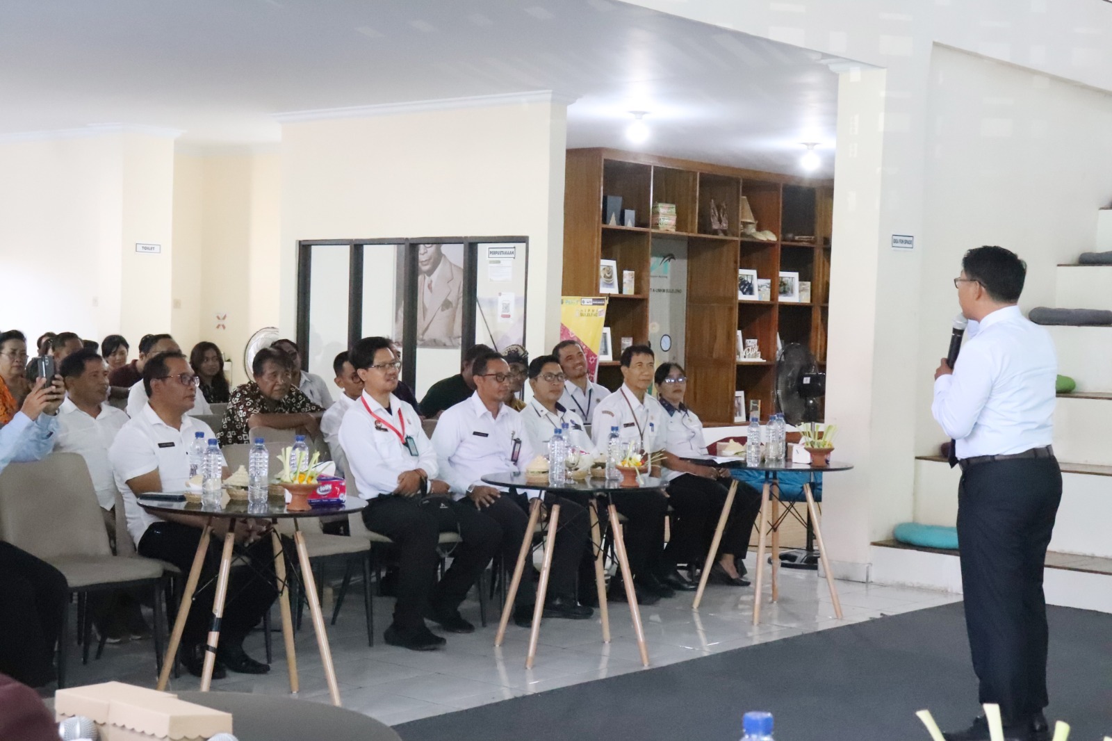 HAK CIPTA: Sosialisasi Hak Kekayaan Intelektual berupa hak cipta dan hak merk di PLUT Buleleng.