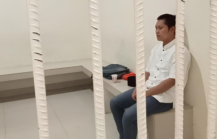 Terdakwa Roslan Bai Dawi di ruang tahanan PN Negara usia menjalani sidang.