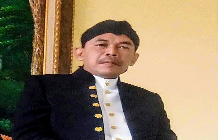 Agus Widjajanto. Penulis adalah Praktisi Hukum di Jakarta. Pemerhati Sosial Budaya dan Sejarah Bangsa.