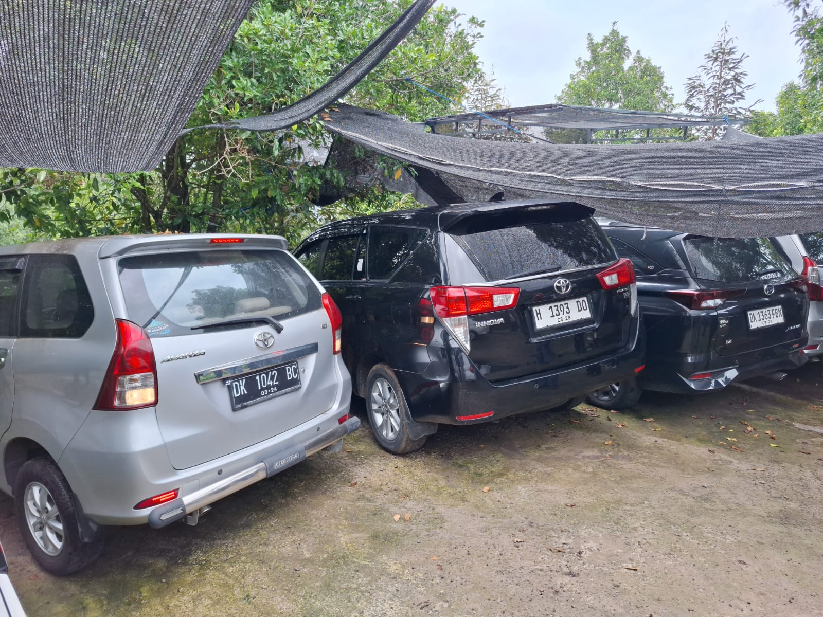 GADAI ILEGAL: Mobil hasil penggelapan yang digadaikan ke wilayah Desa Sidatapa, Kecamatan Banjar.