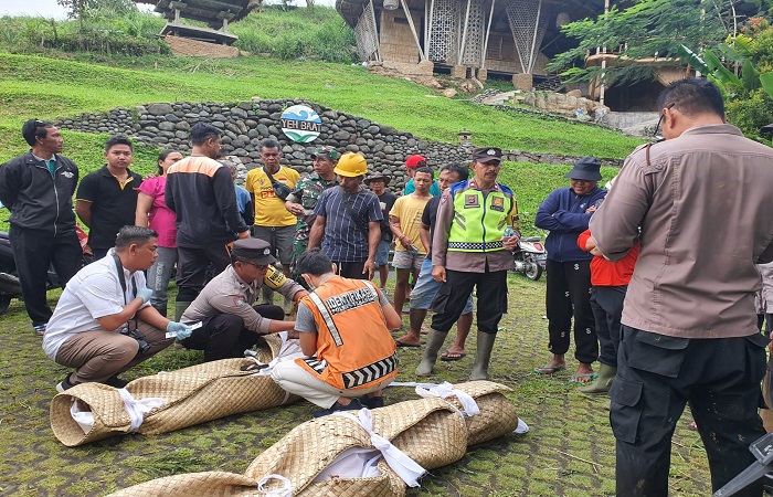 Dua WNA bernama Angelina dan Luciano ditemukan tewas telanjang bulat tertimbun longsor di Villa Jatiluwih Bali.