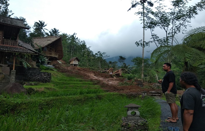 1.	Lokasi bangunan villa Yeh Baat Jatiluwih By The Lavana di Banjar Dinas Jatiluwih Kawan, Desa Jatiluwih, Penebel Tabanan yang longsor menewaskan dua WNA.