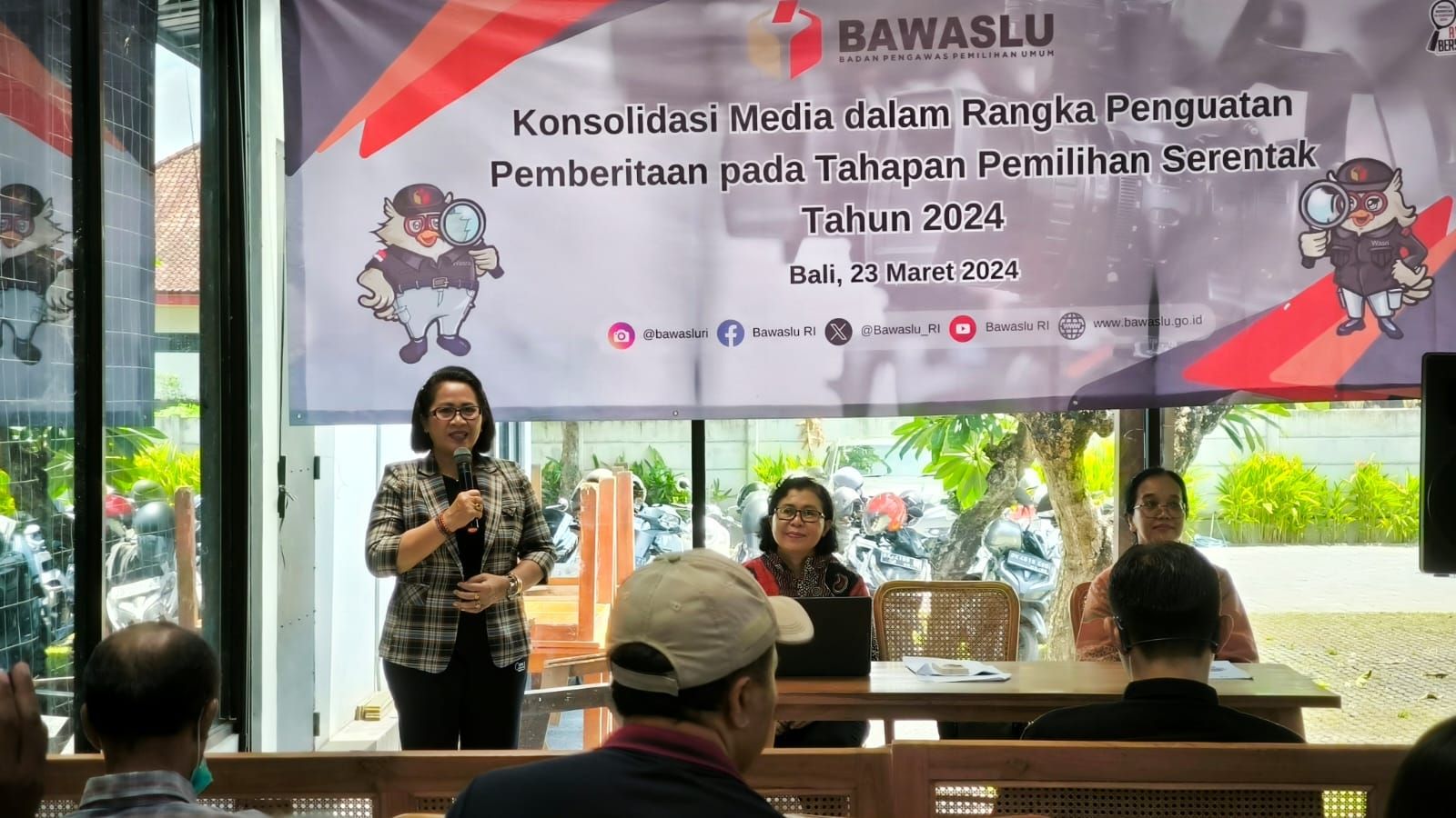 NETRAL JANGAN HANYA JARGON: Bawaslu RI dan Bawaslu Bali melakukan konsolidasi dengan media dalam rangka tahapan pemilihan serentak.