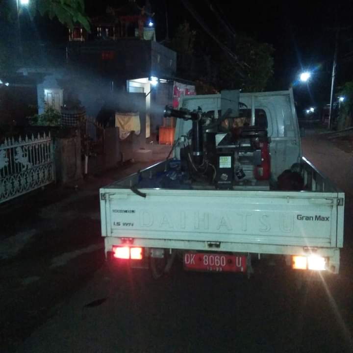 Dinkes Buleleng lakukan fogging ULV untuk mencegah penyebaran penyakit DBD di Bali utara.