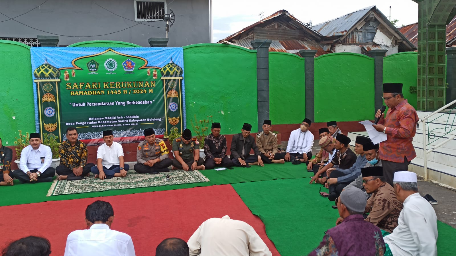 SAFARI KERUKUNAN: Forum Komunikasi Pimpinan Daerah (Forkompinda) bersama tokoh lintas agama melakukan acara safari ramadan di Masjid Jami&rsquo; As Shalihin, Desa Pengastulan, pada Senin (1/4/2024).
