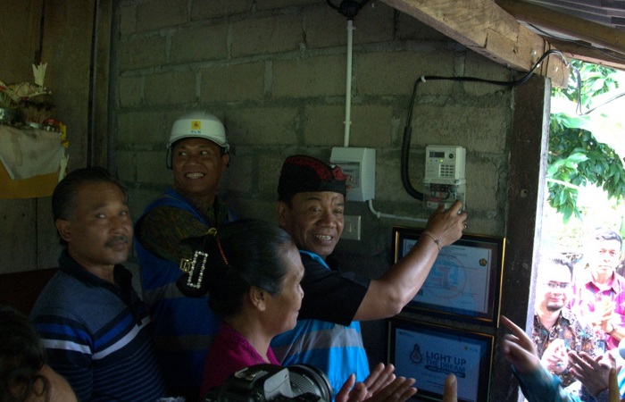 Salah satu rumah warga yang mendapat Sabungan listrik gratis di Buleleng.