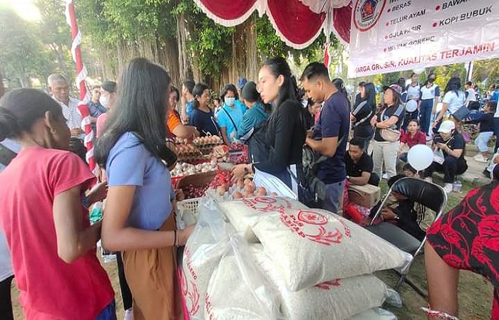 Perumda Swatantra tetap siapkan beras subsidi hingga akhir bulan April, sebagai langkah antisipasi kenaikan harga beras.