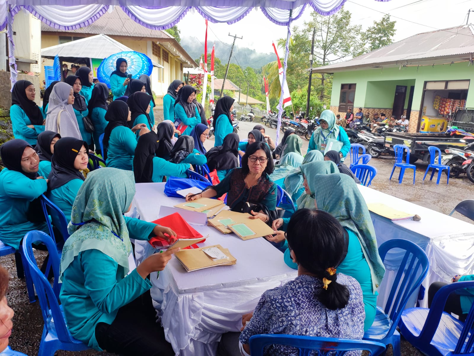 PENILAIAN: Suasana penilaian lomba desa di Desa Pegayaman, Kecamatan Sukasada.