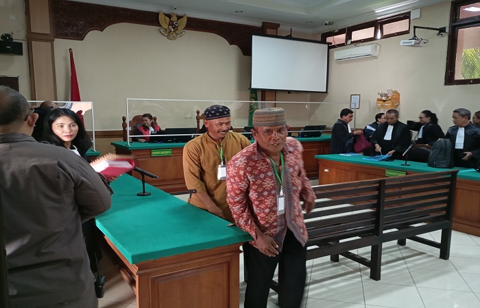 Sidang perkara penodaan agama saat Nyepi tahun 2023 lalu di Desa Sumberklampok beberapa waktu lalu. Kini JPU tengah menyiapkan tuntutan kepada Acmat Saini dan Mokhamad Rasad.