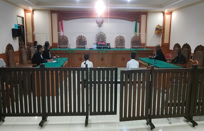 Persidangan Dengan Agenda Pembacaan Vonis  terdakwa Made Arif Hartawan selaku mantan prebekel Desa Kebon Padangan, Pupuan dan juga terdakwa Ni Sayu Komang Sudariani selaku Bendahara Desa Ditunda.