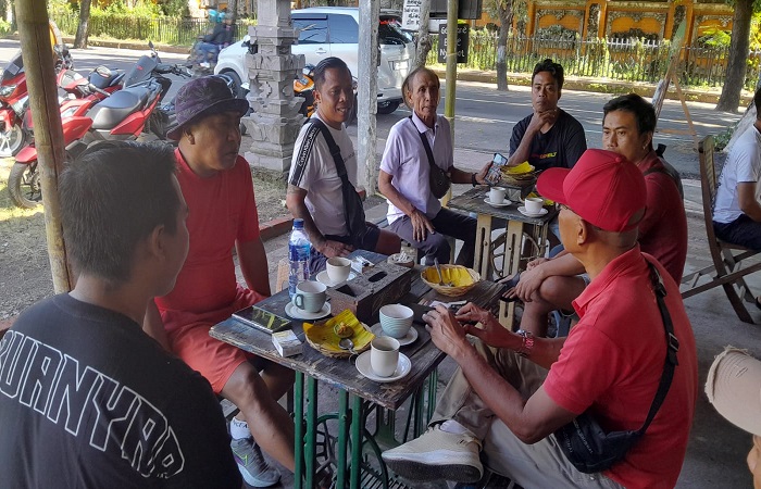 Sejumlah sopir angkutan pariwisata di Lovina berdiskusi mengenai keinginan mereka membentuk organisasi resmi. Hal ini untuk menghindari perang tarif yang ada.