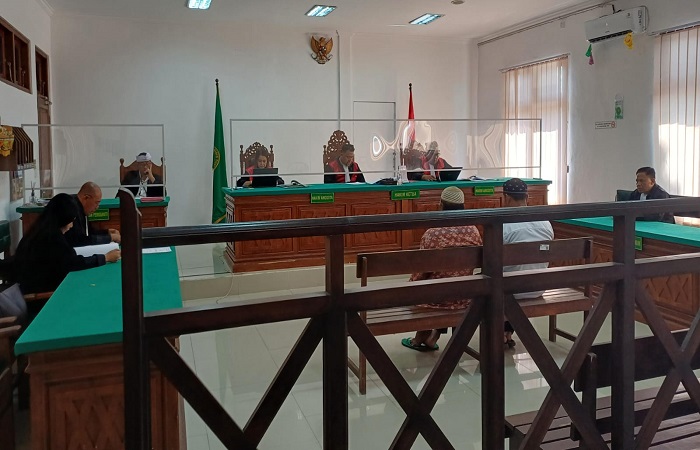 Sidang tuntutan perkara penistaan agama saat Nyepi 2023. JPU meminta majelis hakim agar dua terdakwa dituntut enam bulan penjara.