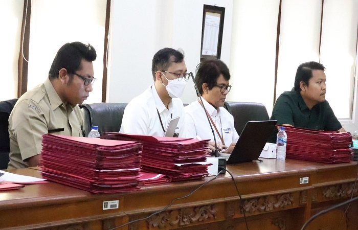Tim Verifikasi akan mengajukan beberapa pertanyaan terkait wawasan kewarganegaraan, pajak dan tindakan kriminal yang harus dijawab oleh para pemohon dengan baik.