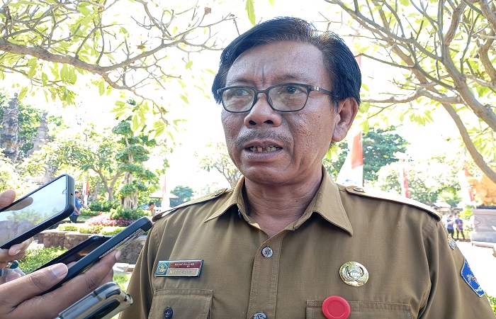 Kepala Disdikpora Buleleng, Made Astika harapkan sekolah di Bali utara yang melakukan study tour, hanya melakukan kegiatannya di dalam Bali saja.