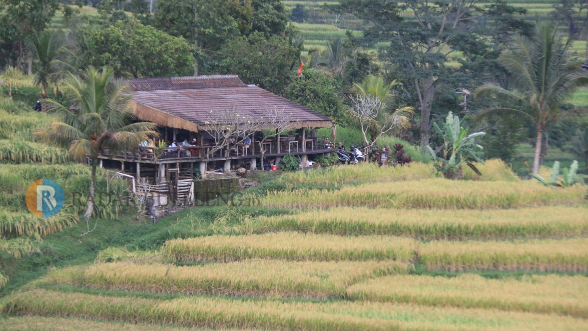 JADI SOROTAN: Salah satu bangunan yang terdapat di Subak Jatiluwih. UNESCO mengancam mencabut status warisan budaya dunia karena alih fungsi lahan.