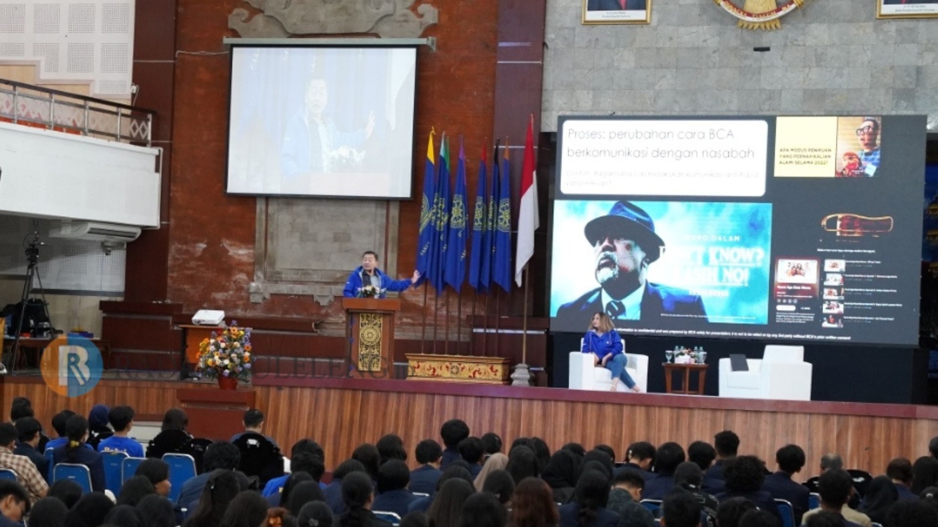 KULIAH UMUM: Direktur Bank BCA, Santoso, saat memberikan kuliah umum di hadapan mahasiswa Universitas Udayana, Senin (3/6/2024).