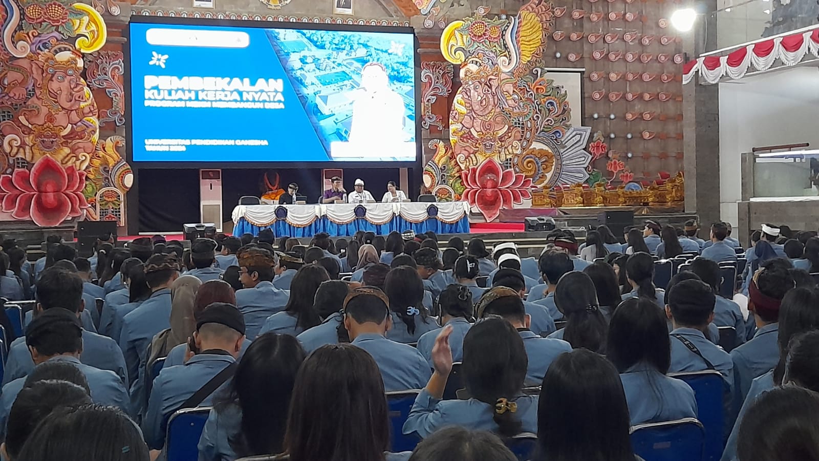 KULIAH KERJA NYATA: Pembekalan mahasiswa Undiksha yang akan mengikuti Kuliah Kerja Nyata (KKN) di Kabupaten Buleleng dan Bangli.