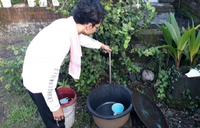 Dirut Perumda Tirta Hita Buleleng, I Made Lestariana sebut ada enam ribu pelanggannya yang menunggak pembayaran air. Faktor ekonomi masih menjadi yang utama masyarakat menunggak pembayaran.