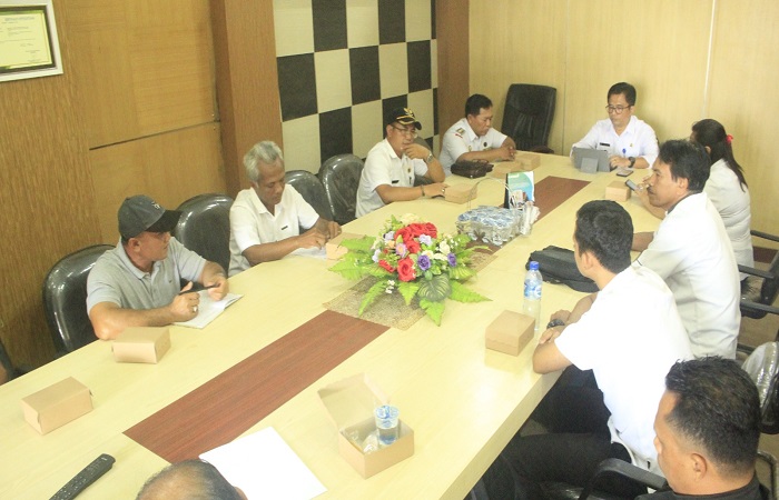 Disdikpora Buleleng memfasilitasi mediasi antara kepala dan bendahara dengan komite SDN 4 Selat, terkait dengan pemalsuan TTD pada dokumen RKAS BOS.