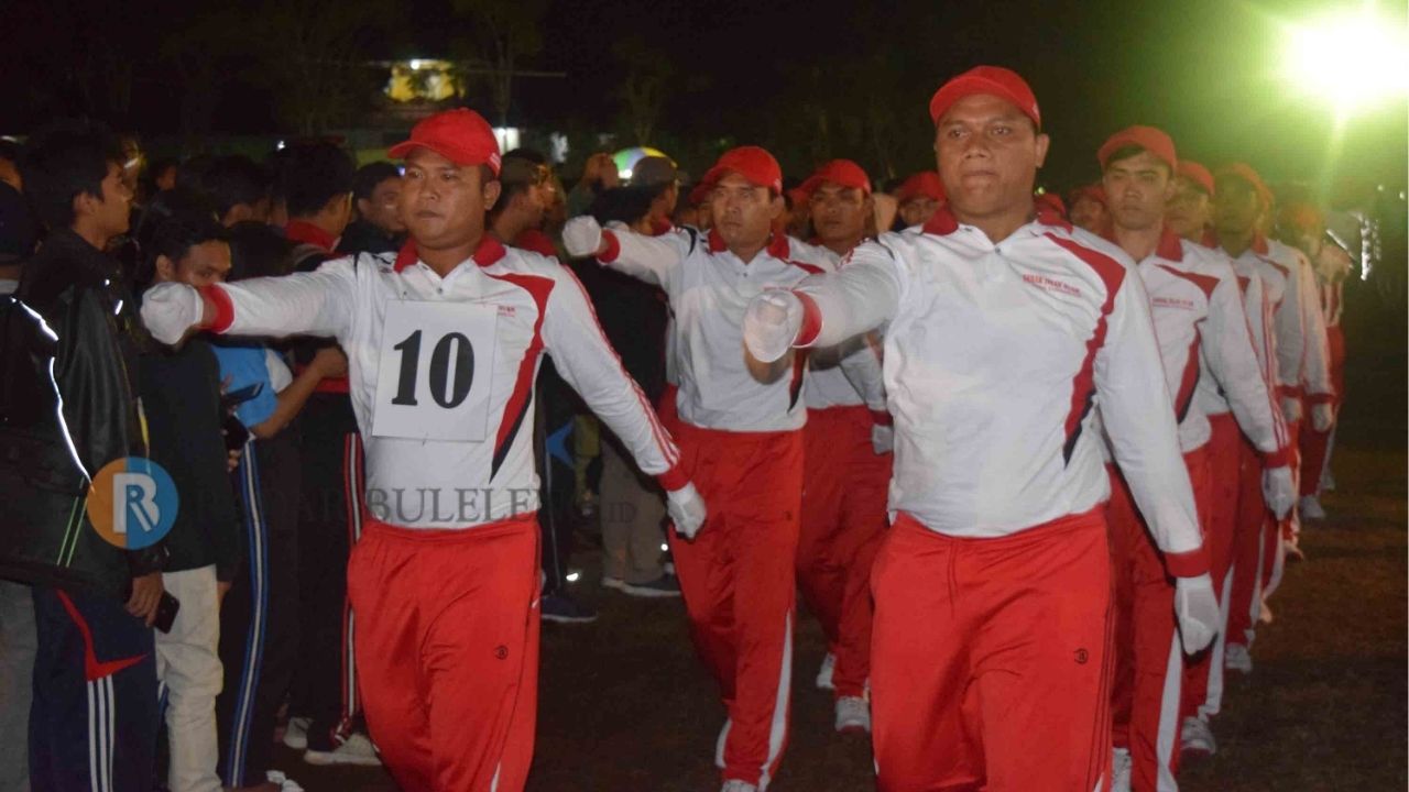 GERAK JALAN 45: Salah satu regu peserta Lomba Gerak Jalan 45 kilometer beberapa tahun lalu.