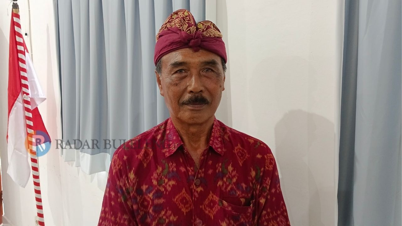 DESA ADAT: Petajuh II Majelis Desa Adat Buleleng, Nyoman Dharma Wartha.