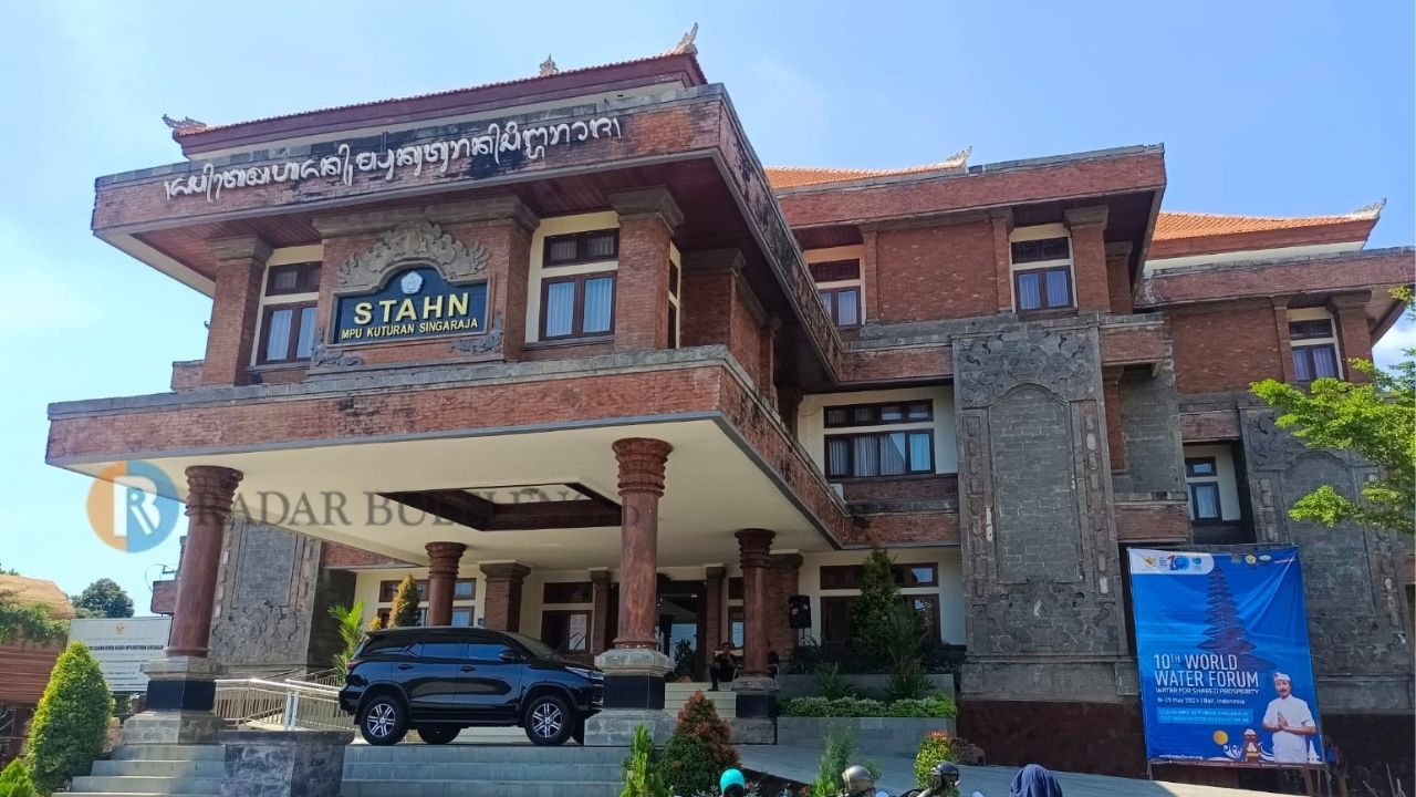 PERGURUAN TINGGI KEAGAMAAN: Suasana di STAHN Mpu Kuturan Singaraja.