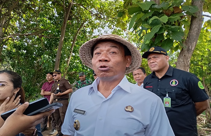 Penjabat Bupati Buleleng Ketut Lihadnyana mengaku terkait sorotan Bank Buleleng 45, pihaknya kini tengah melakukan kajian yang mendalam.