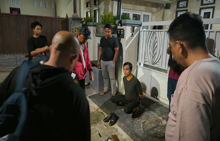 Gede WPA kini dibebastugaskan dari jabatan dan tugas-tugasnya di Kantor Camat Buleleng, pasca tertangkap karena curanmor dan kepemilikan narkotika.