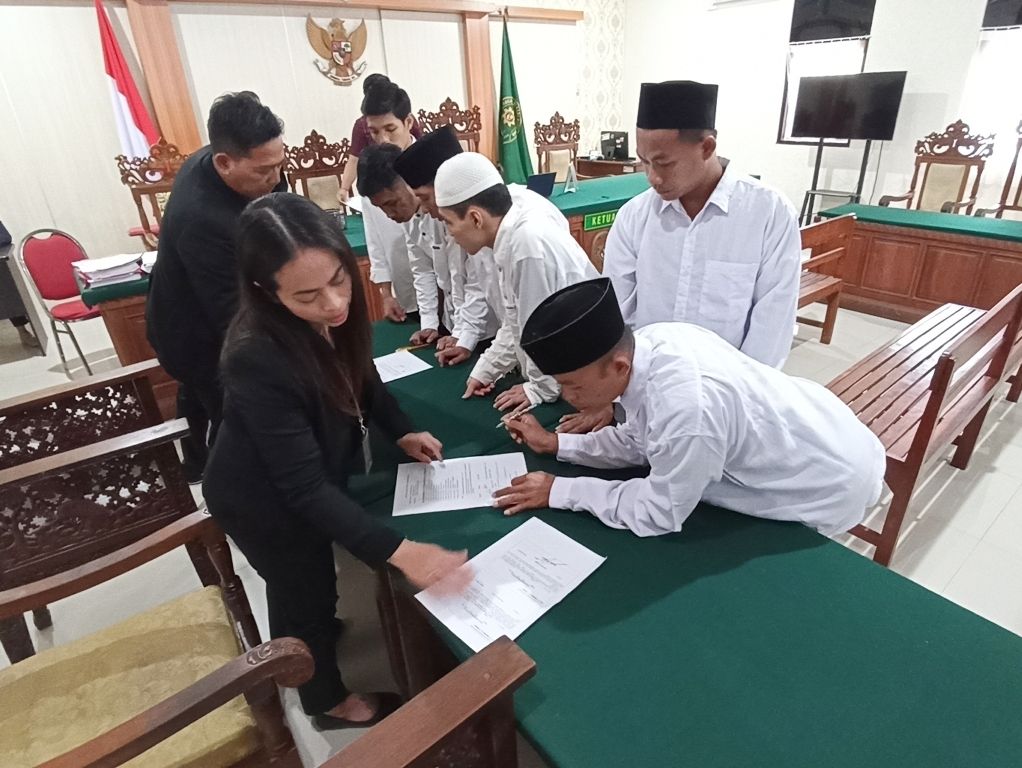 PUTUSAN: Enam pesilat kasus pengeroyokan hanya kena tujuh tahun kurungan.