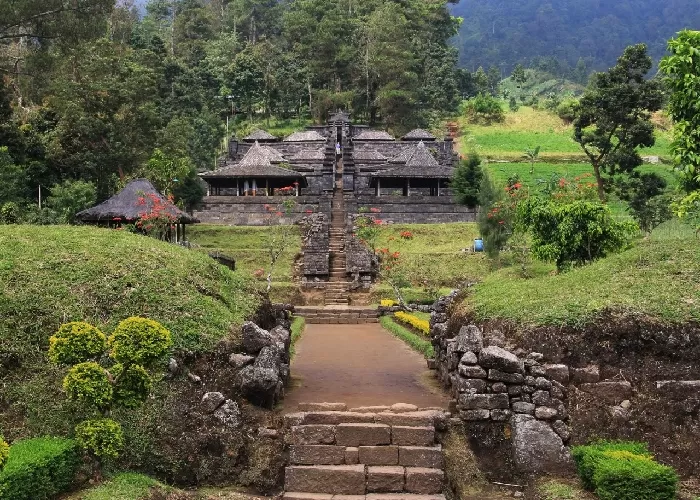 Salah satu sudut obyek wisata Candi Cetho yang terletak di kawasan lereng Gunung Lawu, yakni di Dusun Ceto, Kecamatan Jenawi, Kabupaten Karanganyar Jawa Tengah.