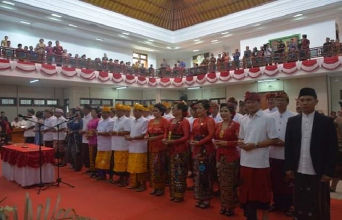 Plt Sekwan Buleleng, I Gede Sandhiyasa sebut Anggota DPRD Buleleng periode 2019-2024 segera mendapatkan pesangon atau uang jasa pengabdian.